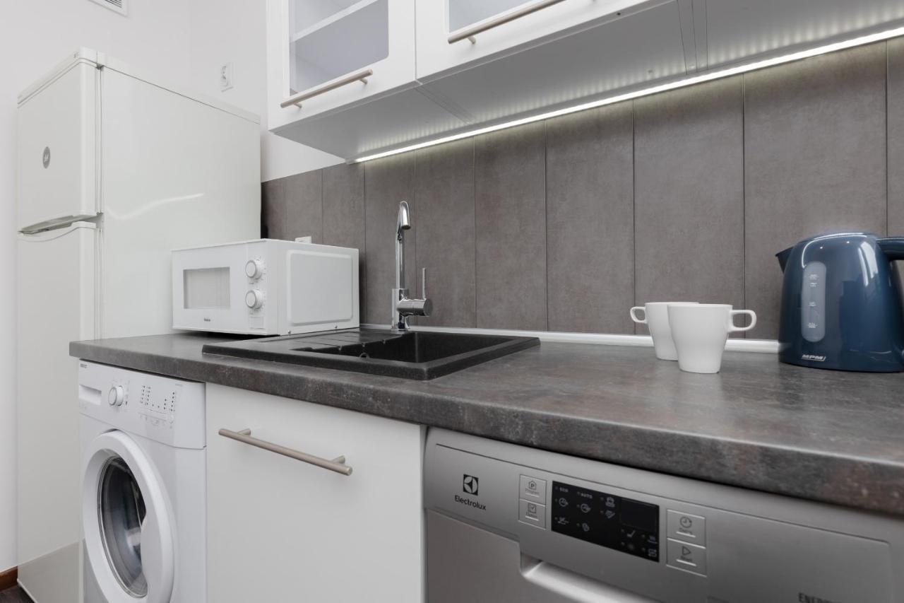 Old Town Spacious Apartment Bonifraterska By Renters Warsaw Exterior photo