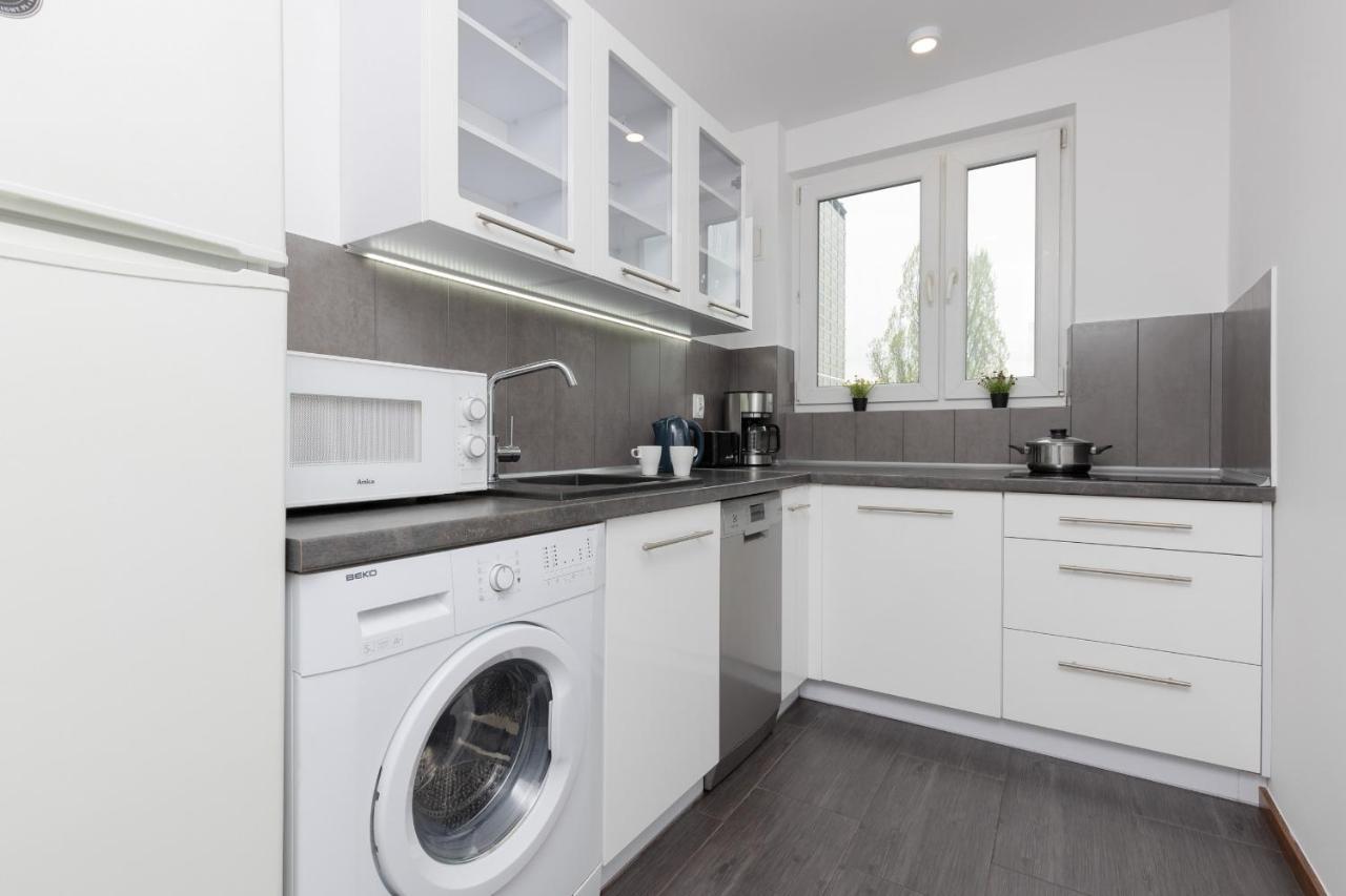 Old Town Spacious Apartment Bonifraterska By Renters Warsaw Exterior photo