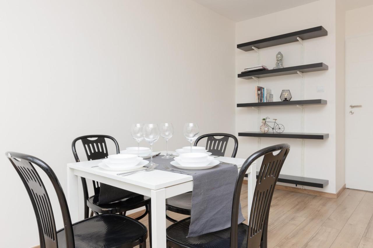 Old Town Spacious Apartment Bonifraterska By Renters Warsaw Exterior photo